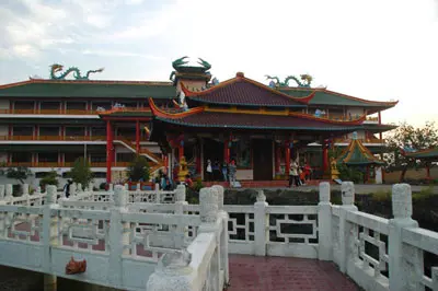 1. Kelenteng Kwan Sing Bio, Tuban, Jatim