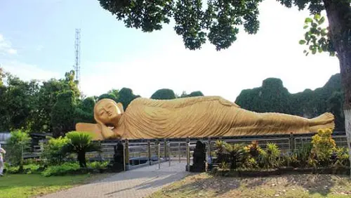 5 Patung Buddha Tidur yang Ada di Indonesia