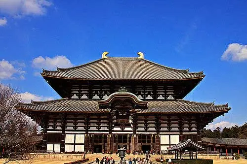 1. Candi Todaiji 