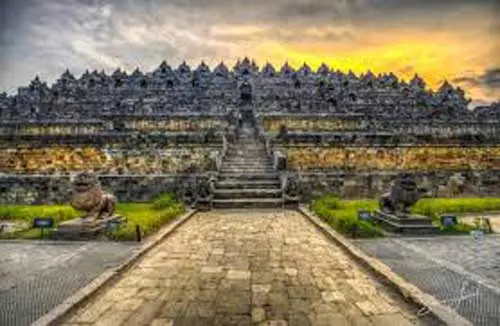 7. Borobudur