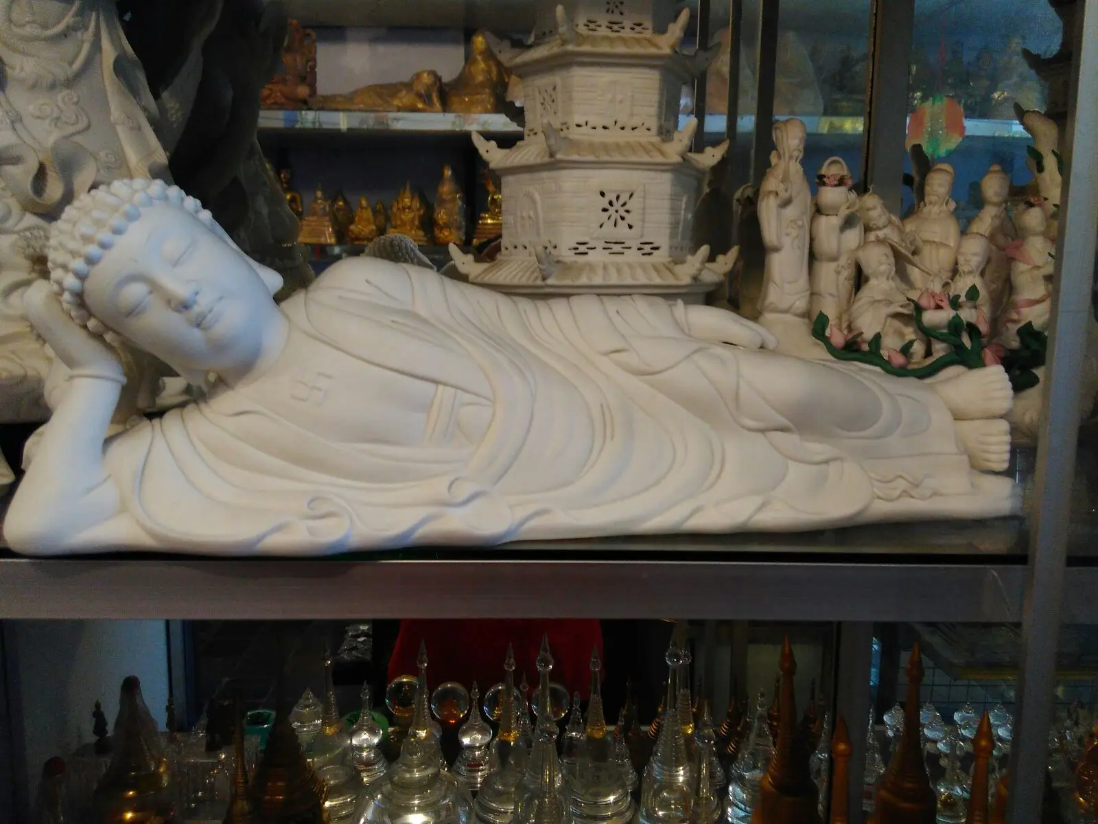 Patung Budha Tidur Keramik Kasar 45cm