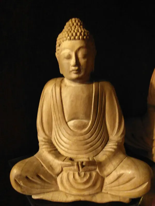 Patung Budha Kayu