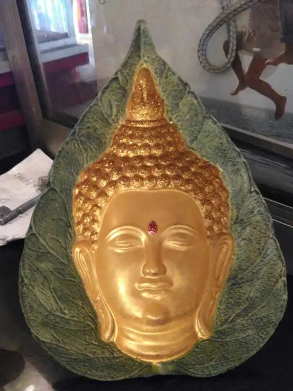 Pajangan Budha Daun Hijau Feber